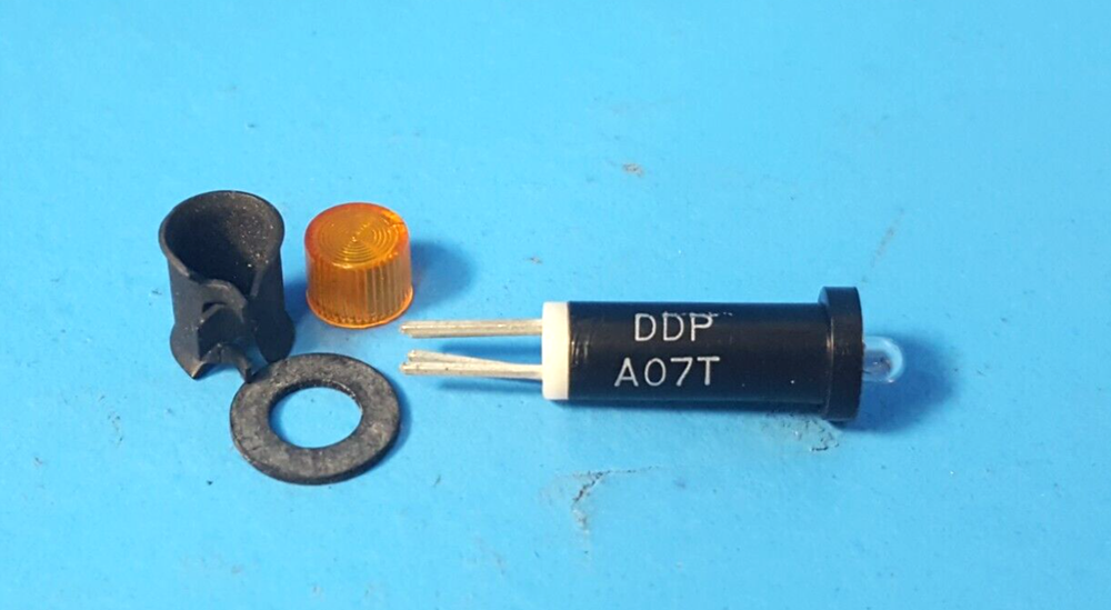 PANEL LOCK INDICATOR, DDP-A07T, Dialco/ Dialight