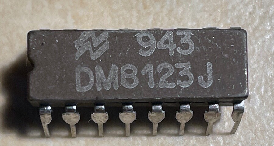 National DM8123J - 8 Bit Register - NOS