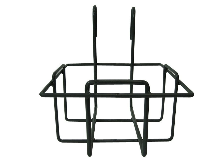 Rugged Ranch 50# Wire Salt Block Holder