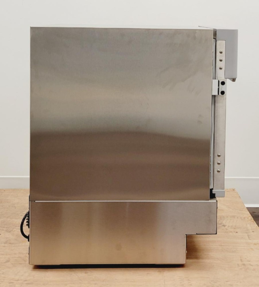 Follett Performance Plus REF4P-TR-00-00 Undercounter Refrigerator DEMO