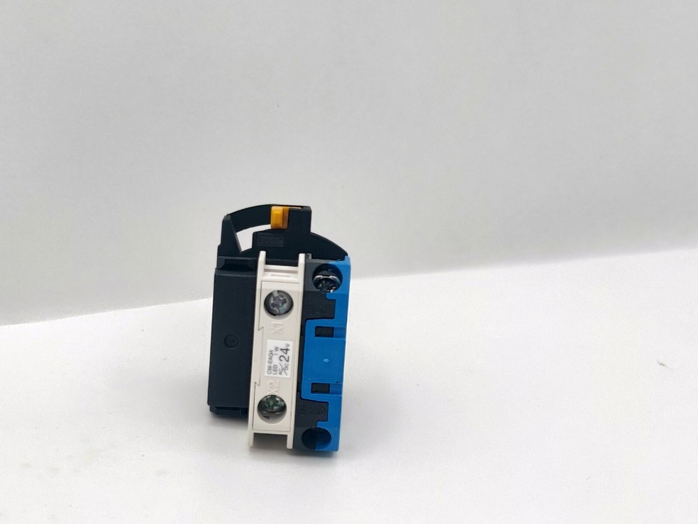 CW4L-M1E10Q4PW YW-E10R Push Button Switch Assembly