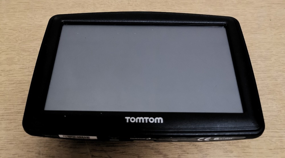 TomTom (4EF0.001.00) Carry & Charge Pack - Black *See Description*