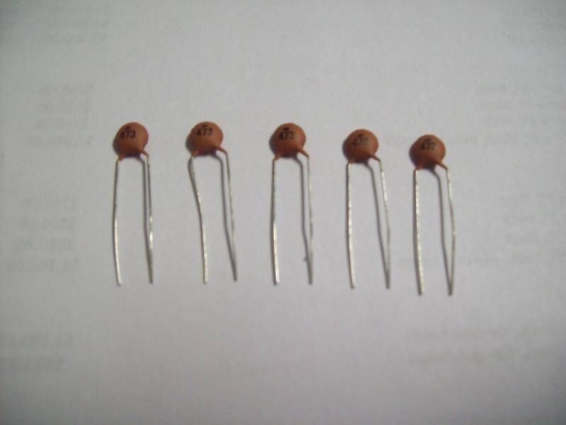 NEW - .047 mfd Ceramic Disc Capacitors (5 Pieces)