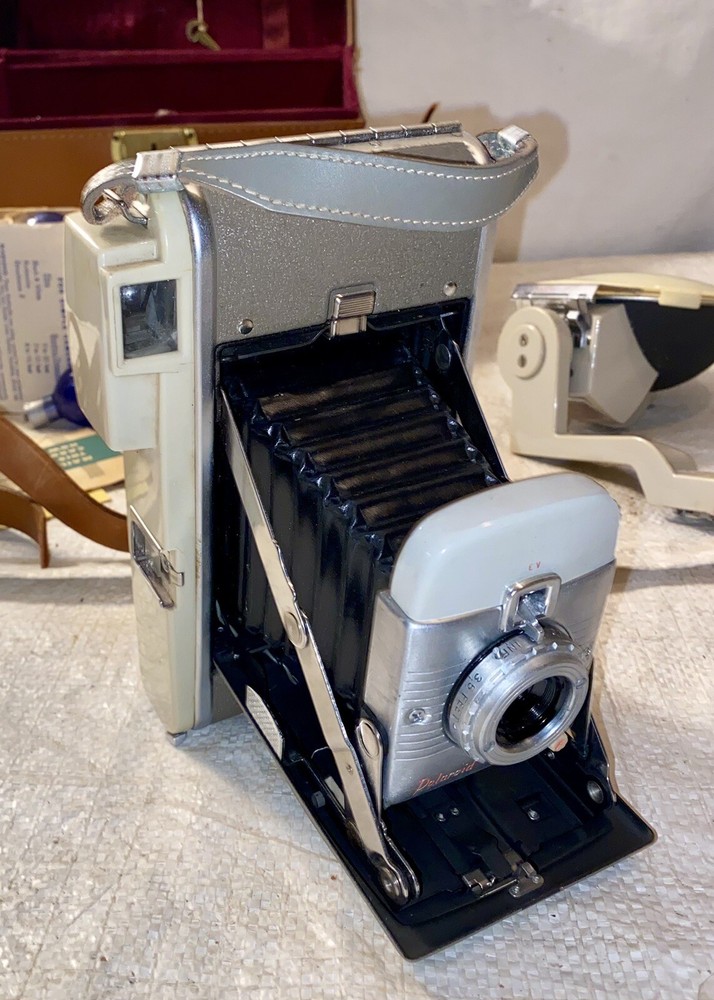 VINTAGE POLAROID MODEL 80A LAND CAMERA & ACCESSORIES