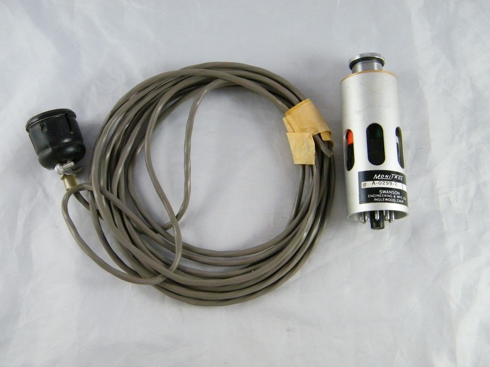 SWANSON ENGINEERING / MONITROL LIGHT ASSEMBLY INDICATOR ~  #A-0299-2