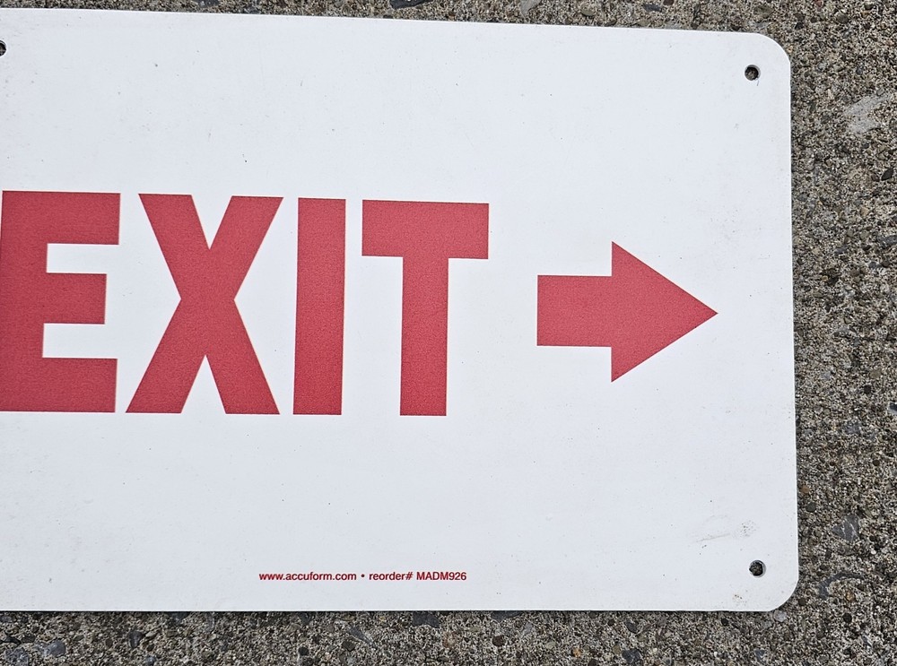 Exit Sign Right Arrow HD Plastic Directional Exit Indicator Arrow Lot 2 NEW