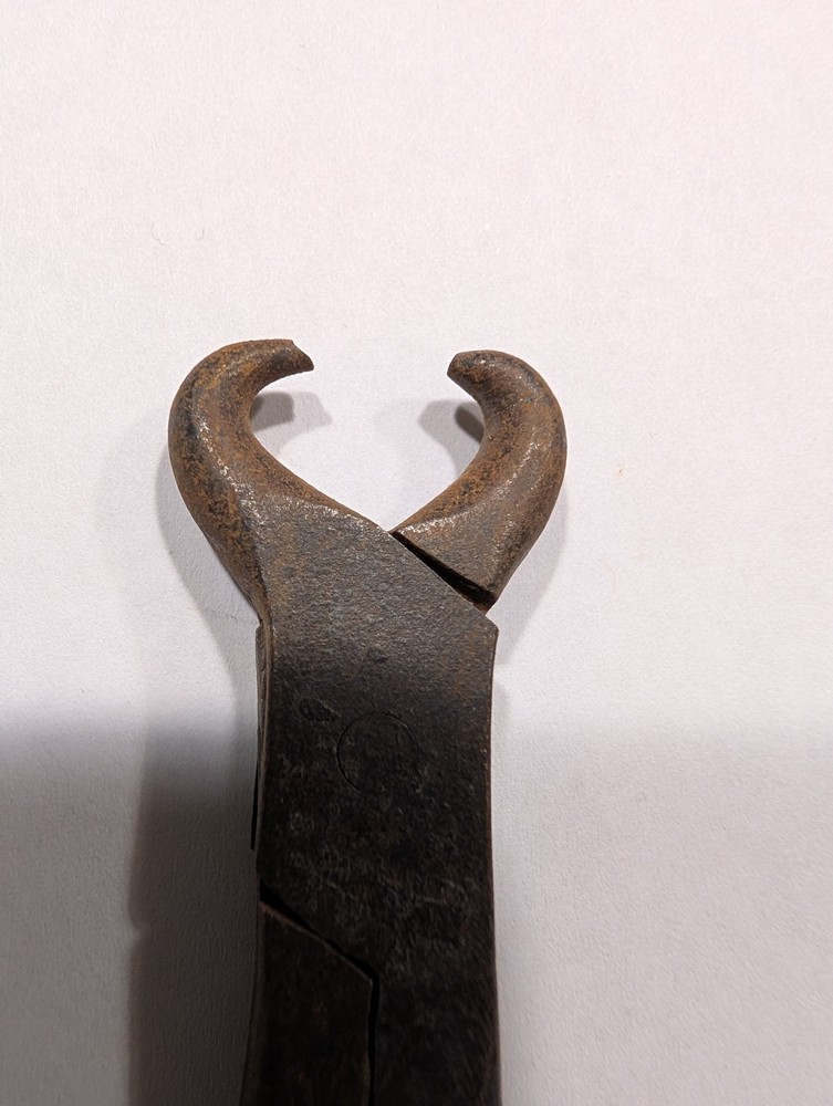 Pad Screw Pliers Ref. 402