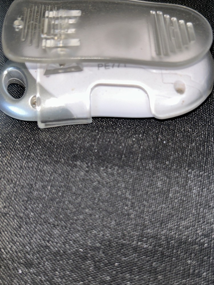 Walking Pedometer Electronic 3D Sensor High Accuracy White Step Counter & Clip