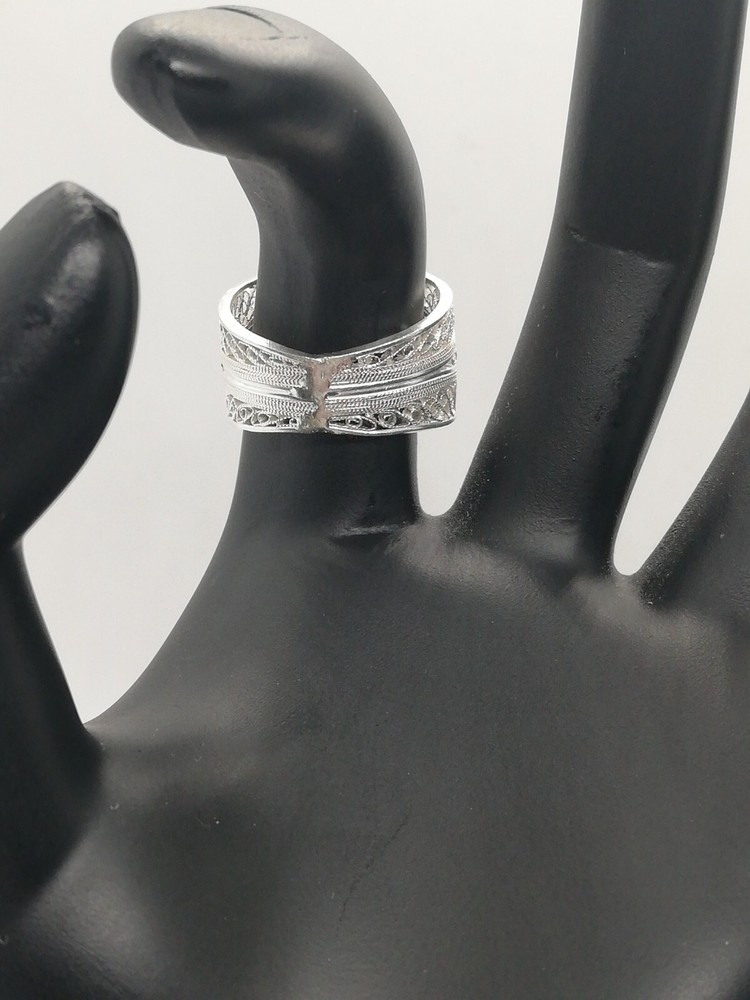 . 970 Solid Silver Women's Ring Size 8 Filigree New.