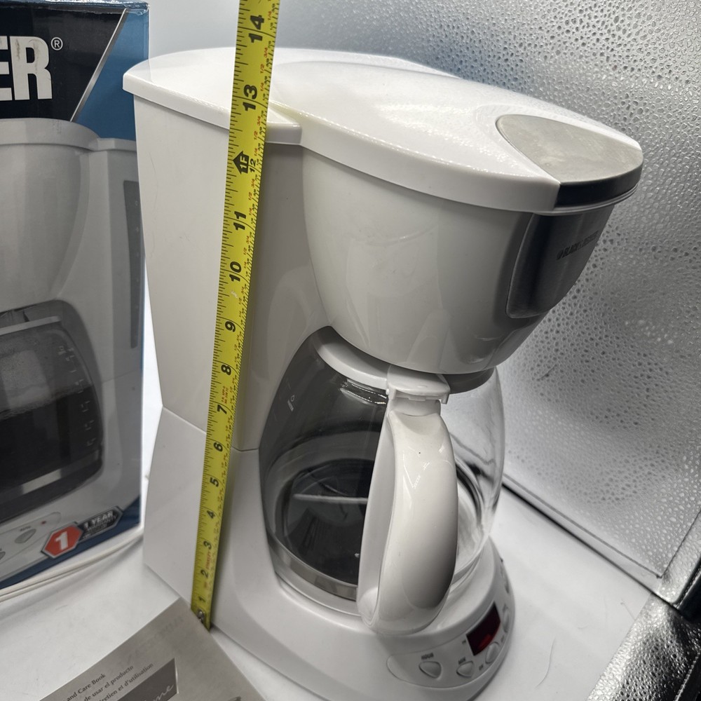 White New Open Box Decker DE755 12 Cups Coffee Maker