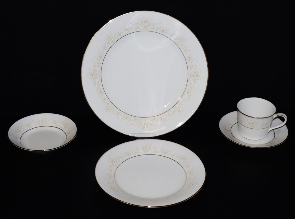 Noritake Dearest 5-Piece Place Setting with Fruit Bowl | Multiple Sets Available