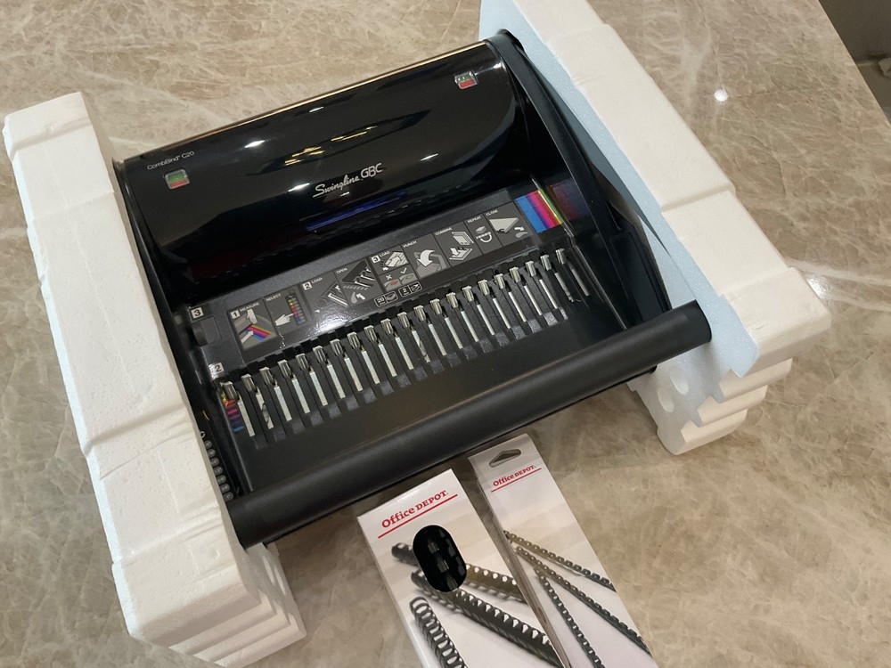 Swingline GBC CombBind C20 Manual Binding Machine