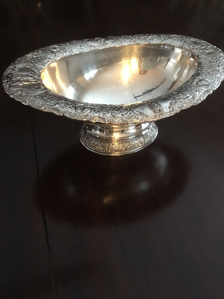 Gorgeous Derby Silver Co Silver plate Footed Center Piece Bowl