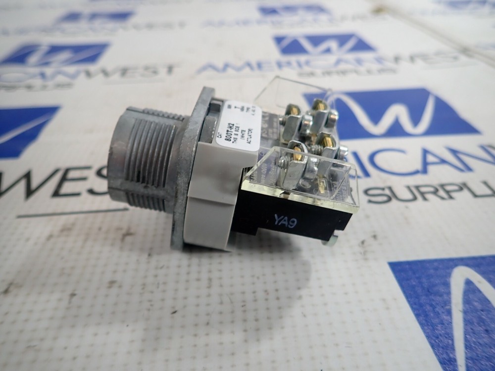 ALLEN BRADLEY 800T-H2 SER T SELECTOR SWITCH *NEW*