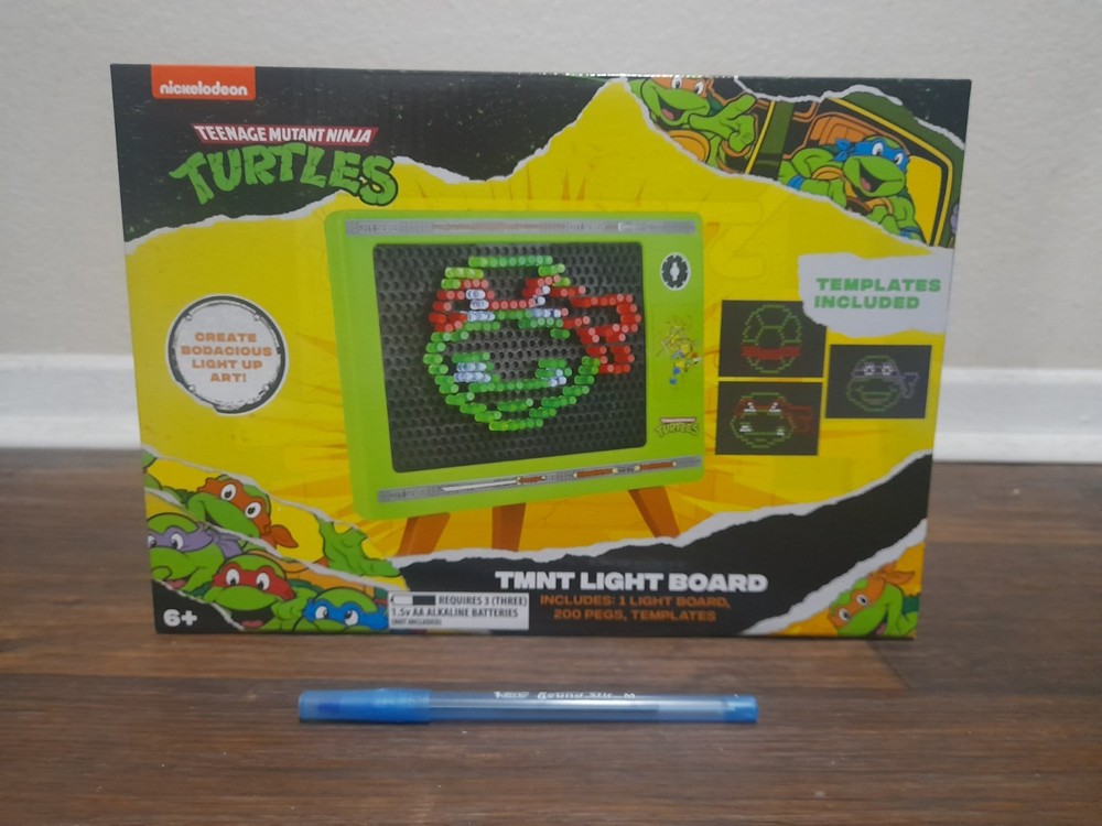 Nickelodeon's Teenage Mutant Ninja Turtles Light Board; 3 patterns