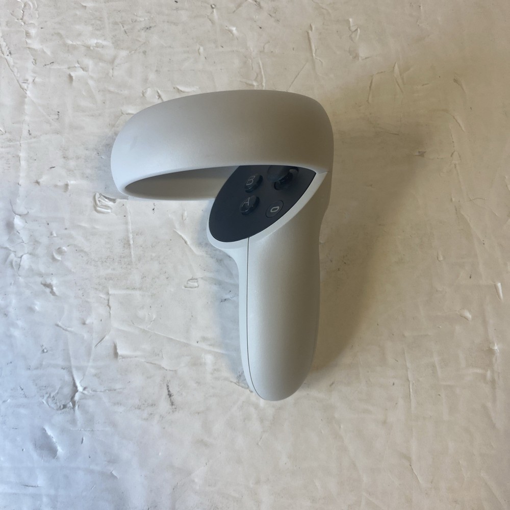 Meta Quest 2 Right Controller White Fully Functional All Buttons Work With Strap