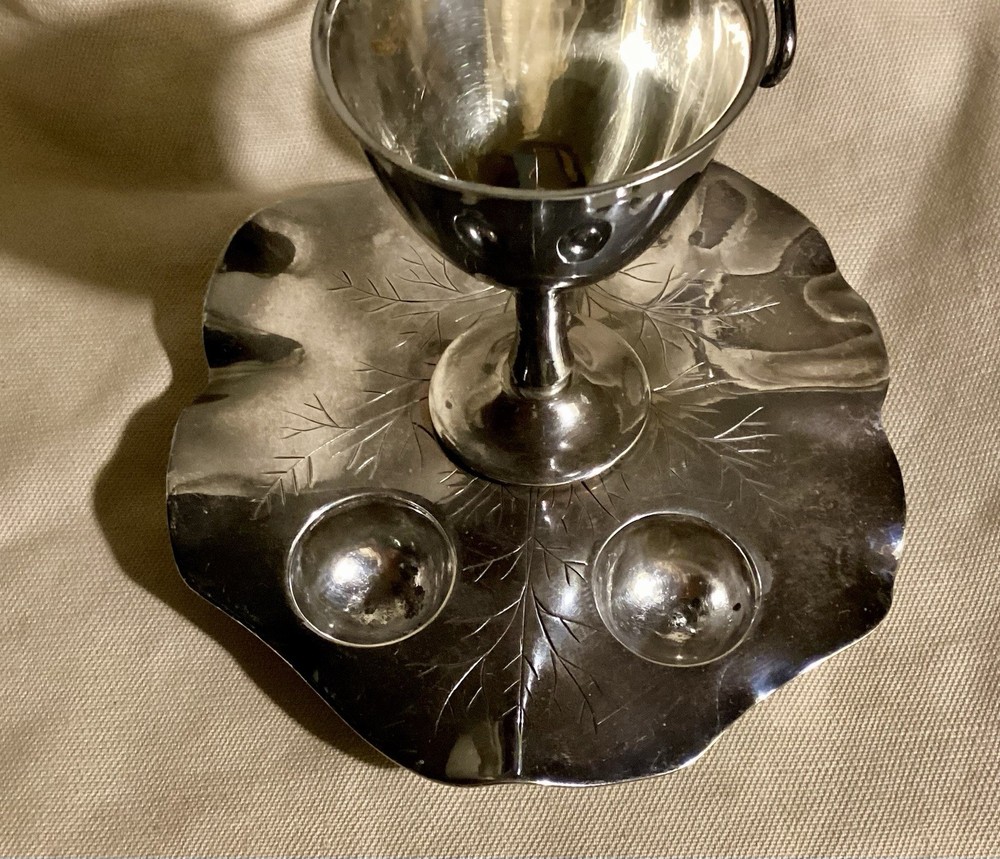 Sheffield EGG CUP Chamberstick Style LEAF Base Briggs & Co Silverplate