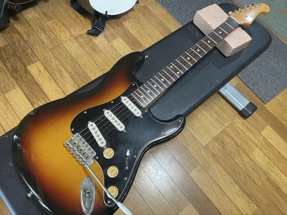 History Strat  Fujigen made  Safe Packing!