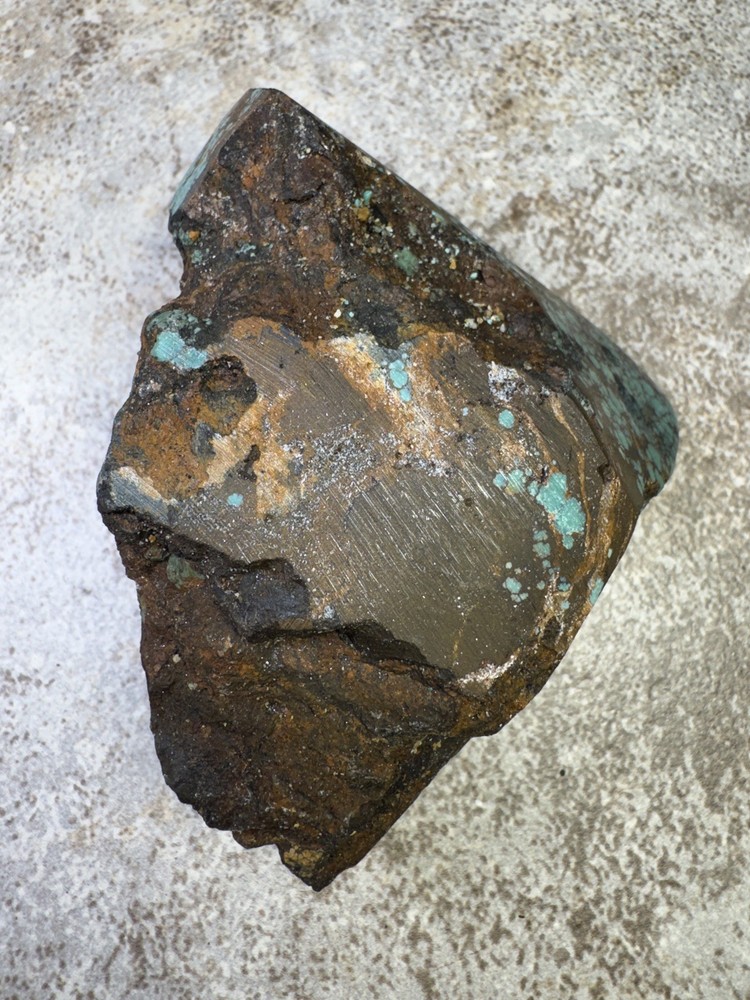 Stabilized hubei turquoise rough