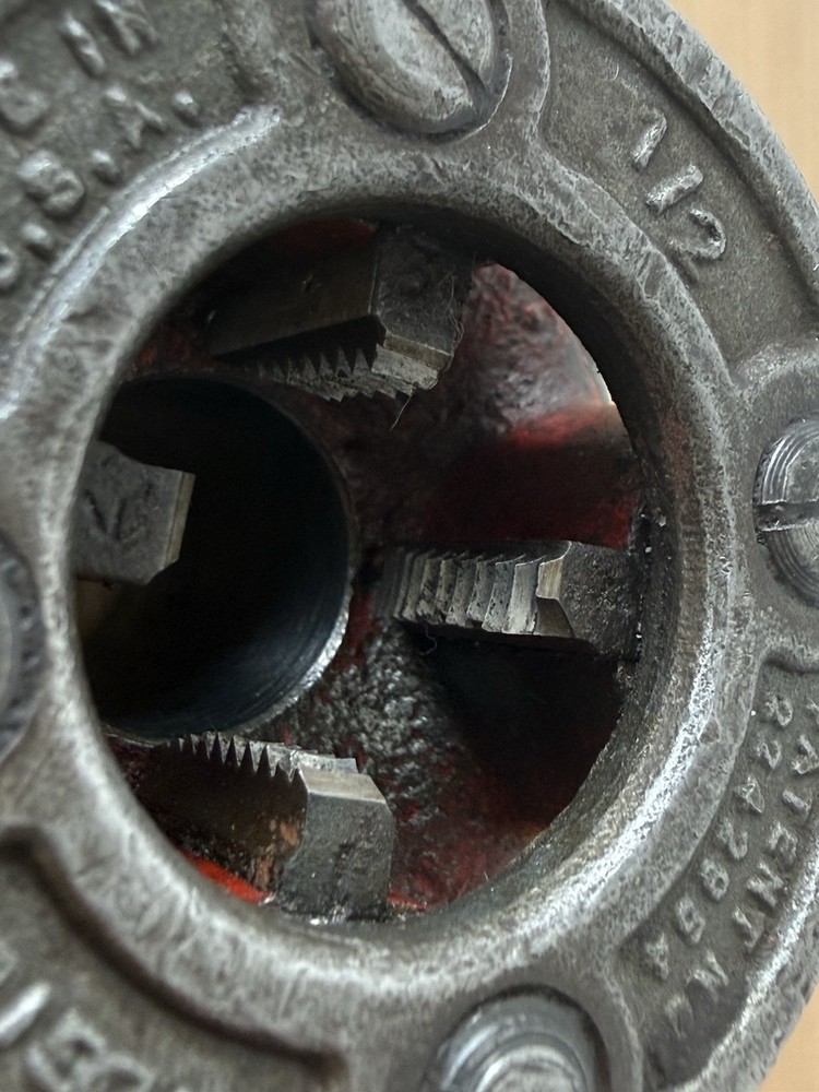 Ridgid 111-R Pipe Threader With Handle & Die Head 1/2"