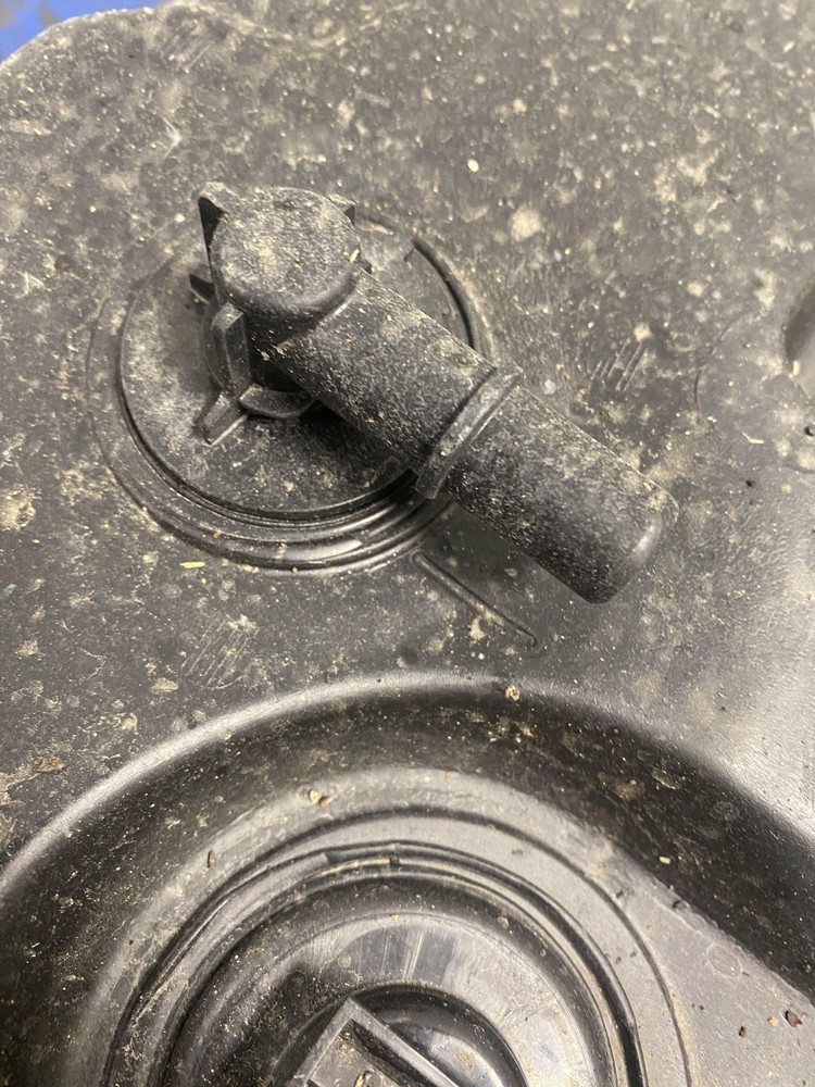 2017 CHEVY EXPRESS 2500 DEF DIESEL EXHAUST FLUID TANK