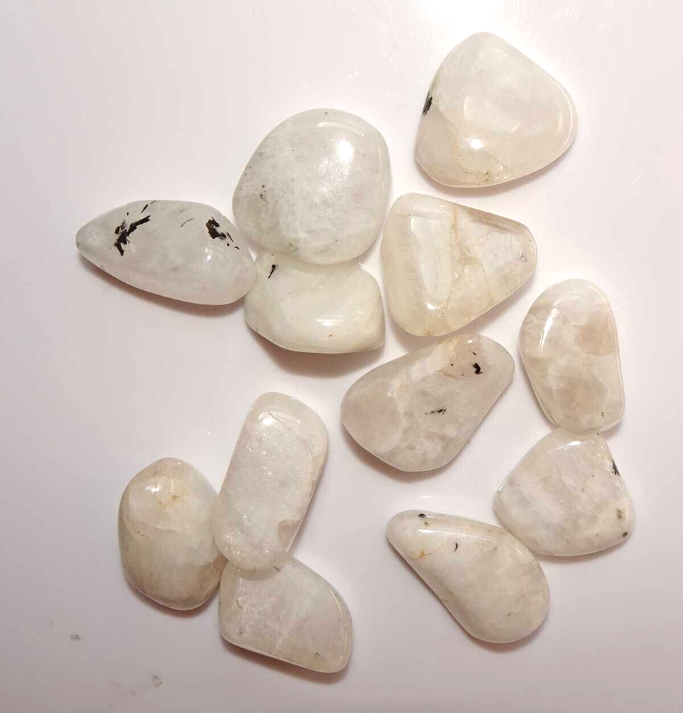 Rainbow Moonstone - 12 Tumbled stones rt663e