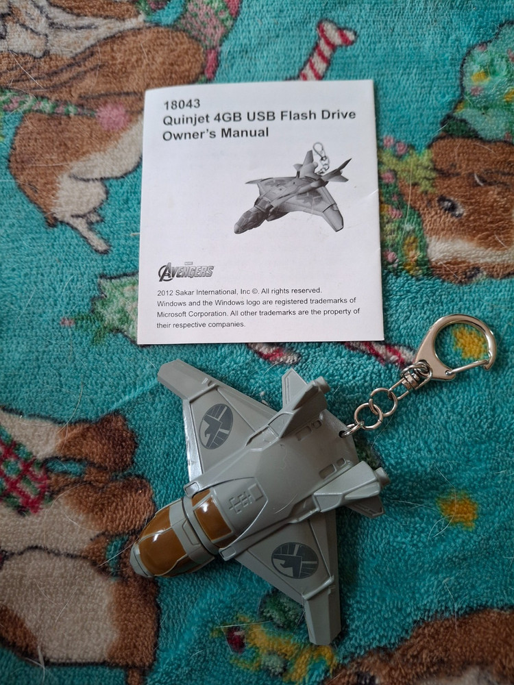 Marvel: 4GB USB Flash Drive - AVENGERS QUINJET unused