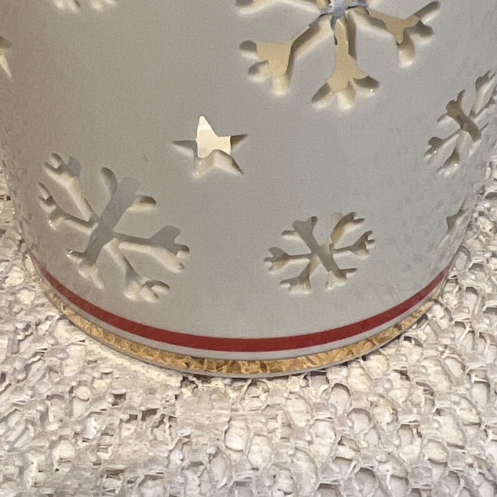 Lenox Snowflake Candle Hug 4”