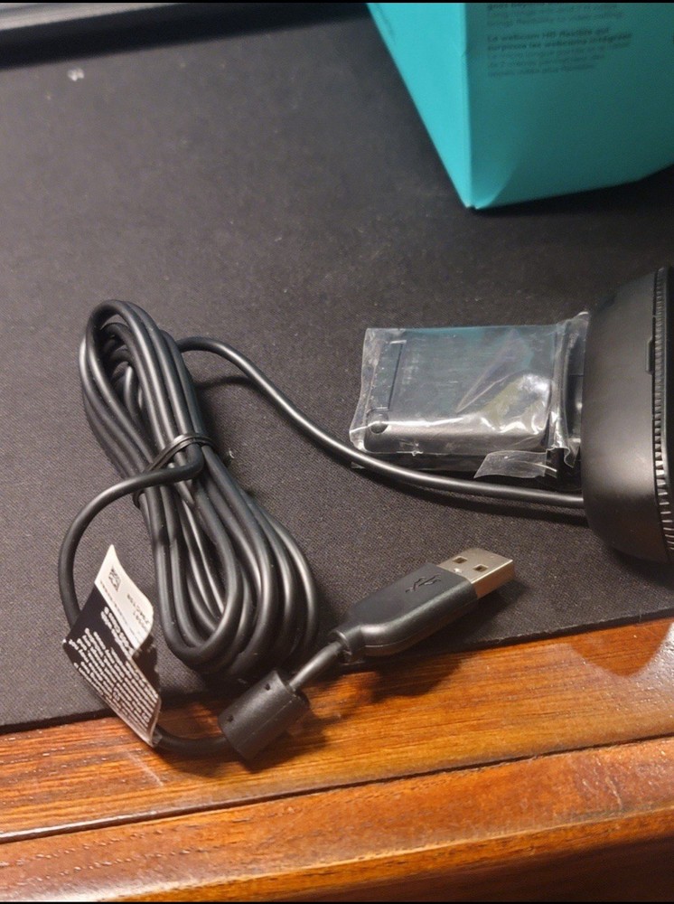 Logitech C505 Webcam 720p HD Webcam with Long-Range Mic Black New Open Box