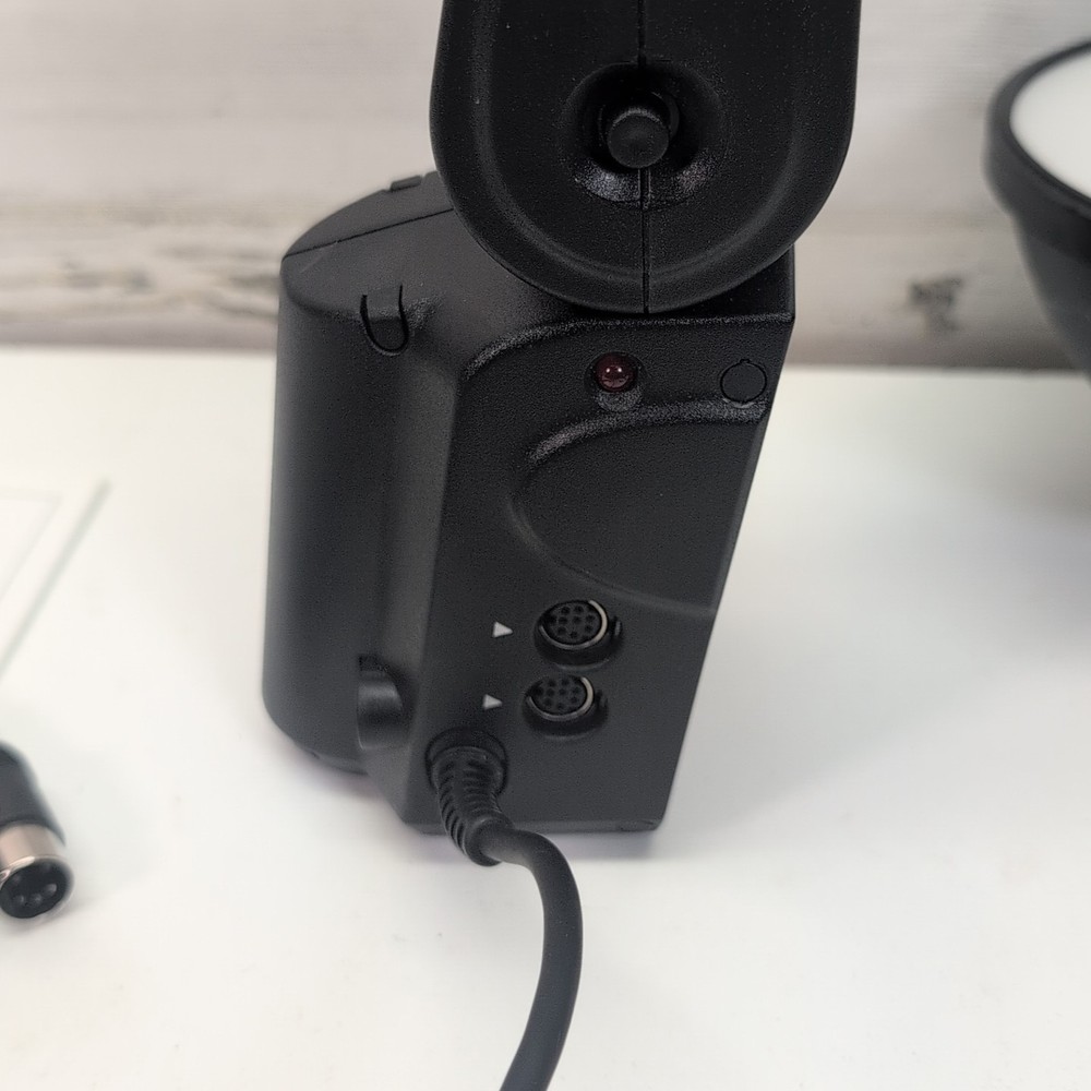 Quantum Instruments Qflash Model T5D-R Flash UNTESTED W/Bulb and Reflector