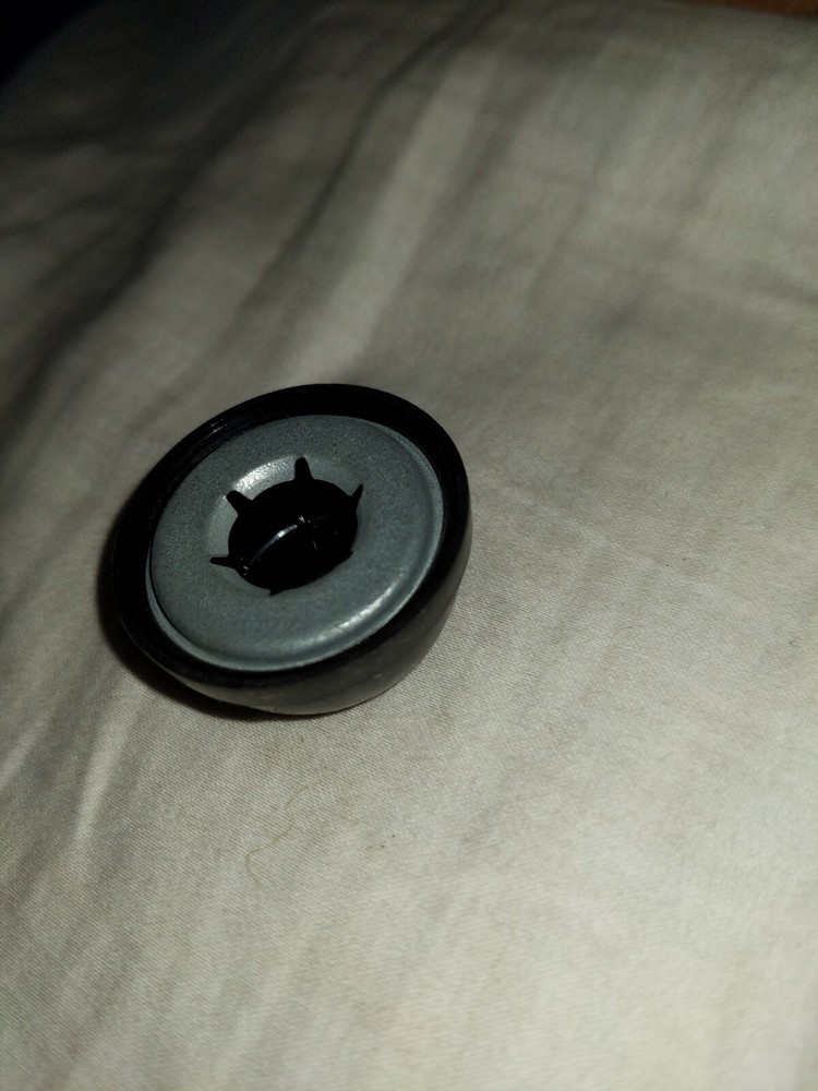 One (1) Associated 610043 3/8 Axle Cap
