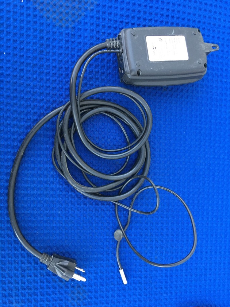 Hydrofarm 9 x 18 Heat Mat With Temperature Sensor / Controller Tested Working