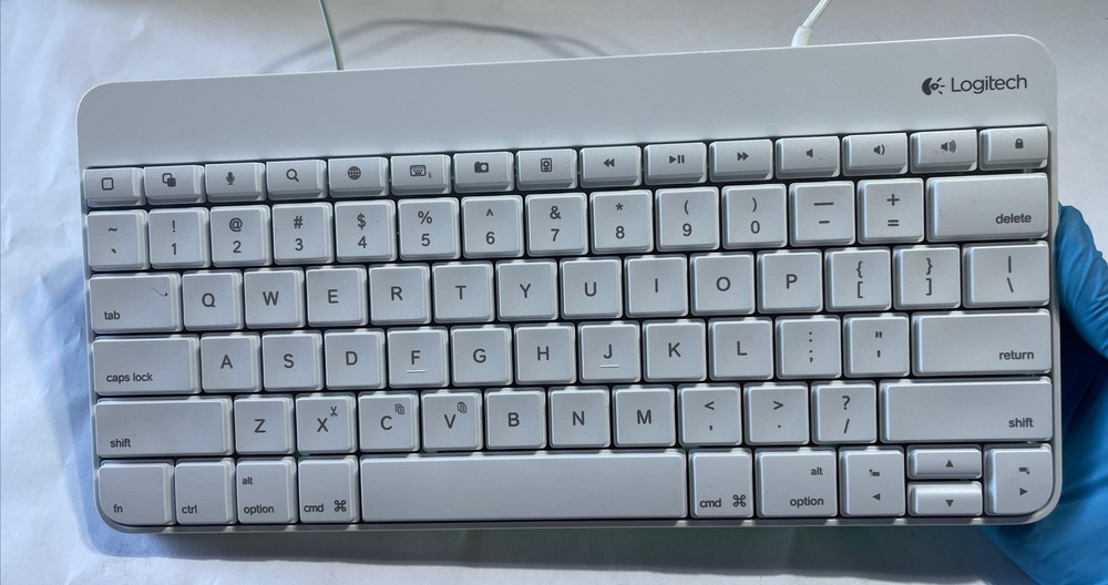 Logitech Wired Keyboard Y-B0004 For iPad/iPhone Lightning Connector 820-006097