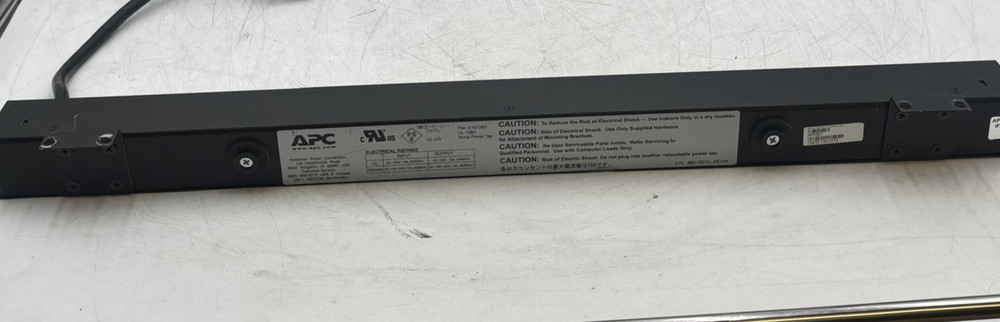 APC AP9567 Basic Rack-Mount PDU Power Distribution Strip