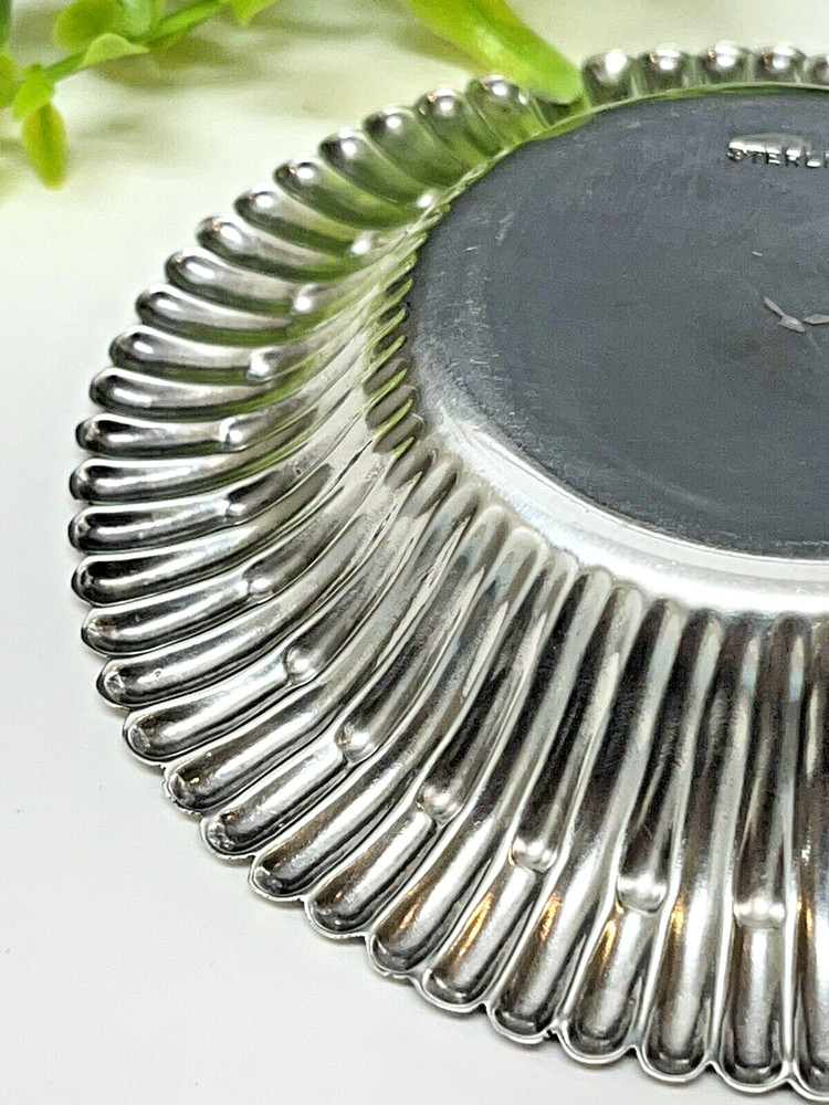 Sterling Silver Small Round Dish Raised Details 29 Grams