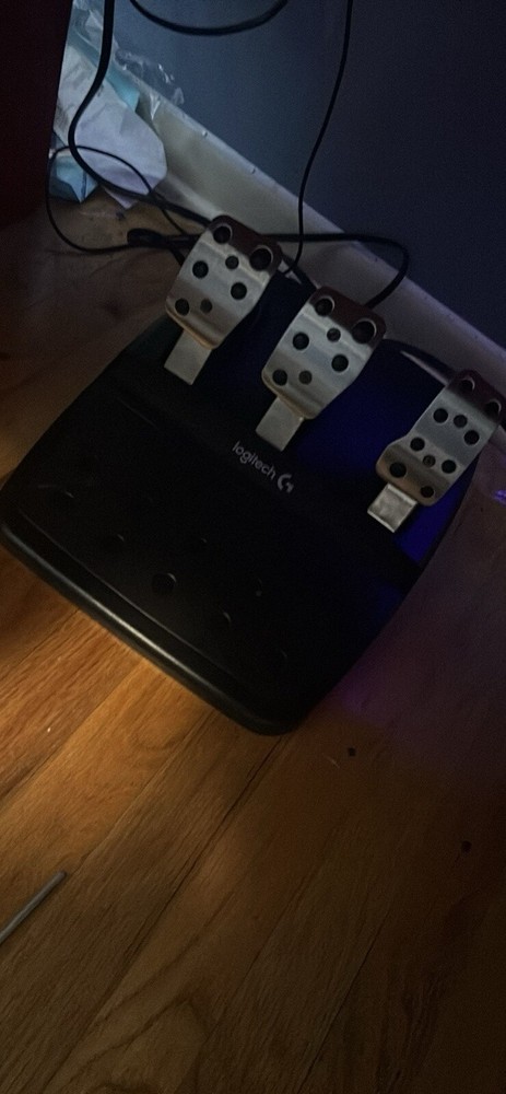 Logitech G29 Steering Wheel And Pedals PS3/4