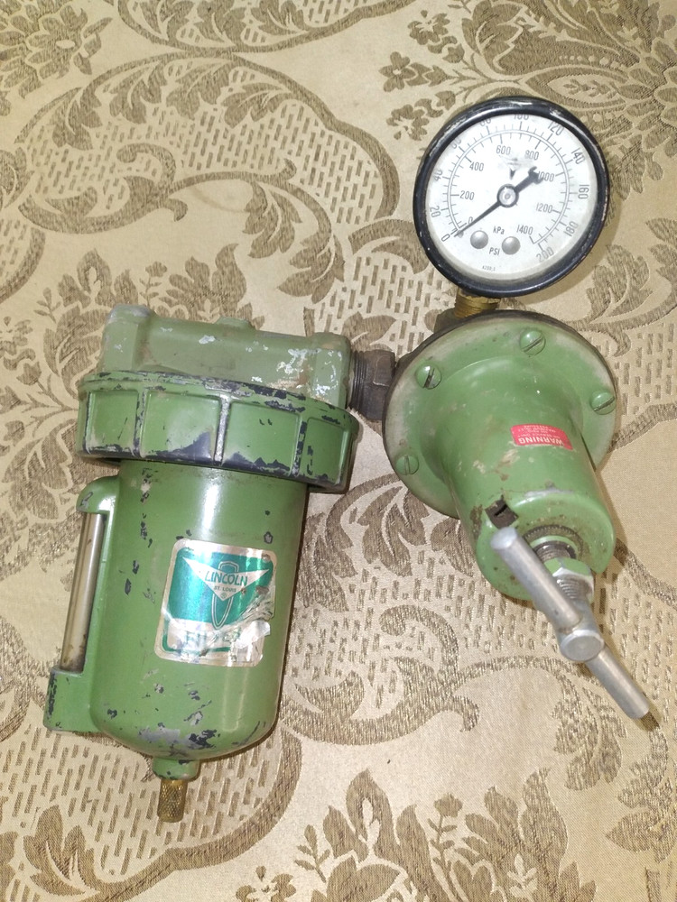 Lincoln  Pneumatic Filter Regulator Lubricator Assembly 1/4" NPT