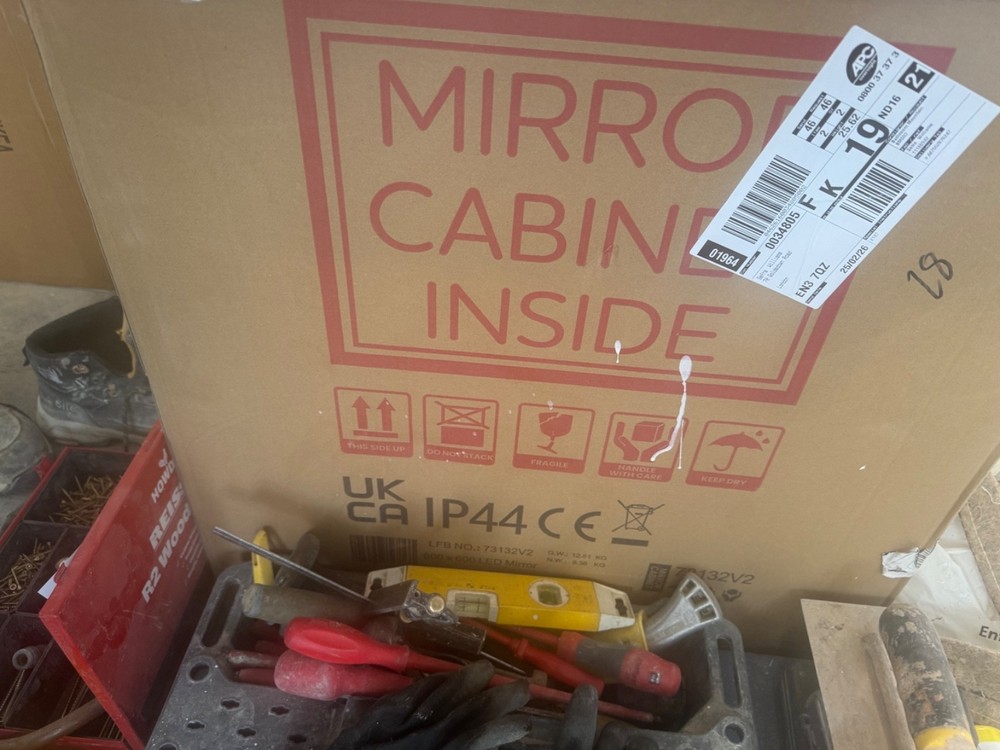 led mirror cabinet 600mm NEW