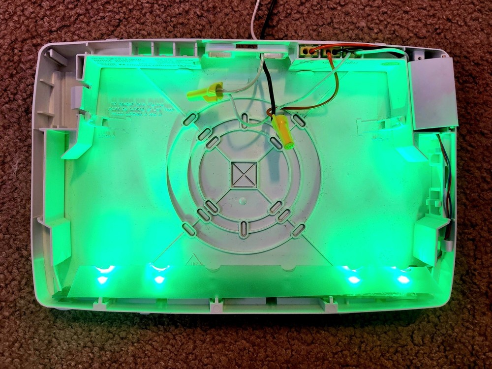 LITHONIA LIGHTING LED GREEN EXIT SIGN LIGHT (SINGLE SIDED)