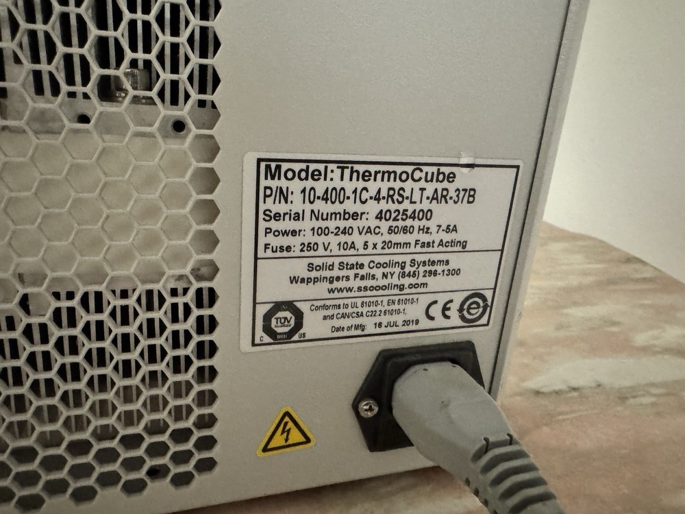 Thermo Cube Solid State Cooling System/Chiller 10-400-1C-4-RS-LT-AR-37B Tested