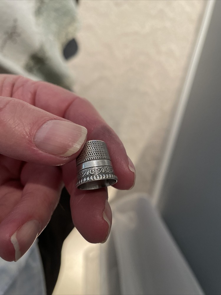 Nice Simons Bros. Sterling Thimble #9