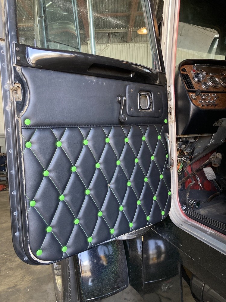 Peterbilt 379 Upholstery Interior 2005 day cab