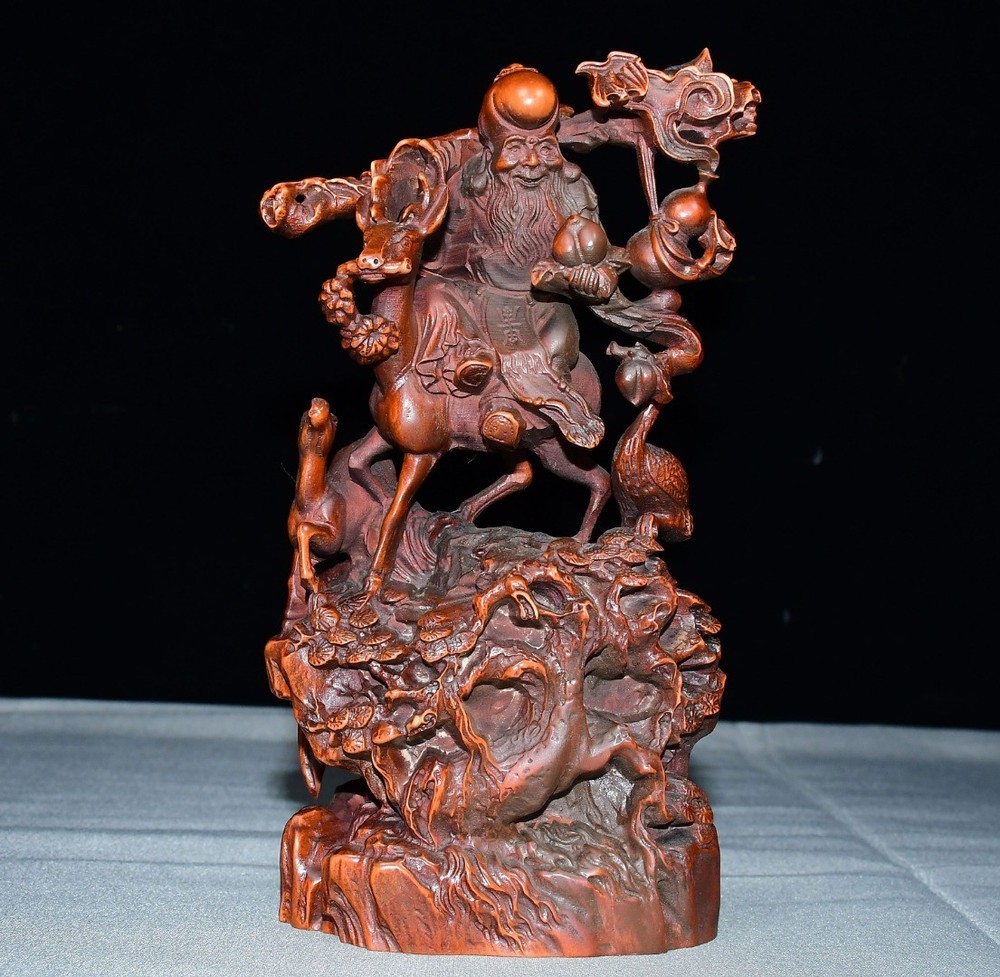 Exquisite Small Leaf Boxwood Deer Longevity Star Ornament