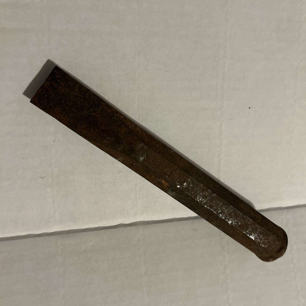 Vintage 7” Leetonia Chisel Pry Bar