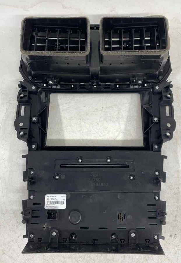 2016-2017 Ford Explorer A/C AC Hester Temperature Control Panel GB5T-18A802-CA