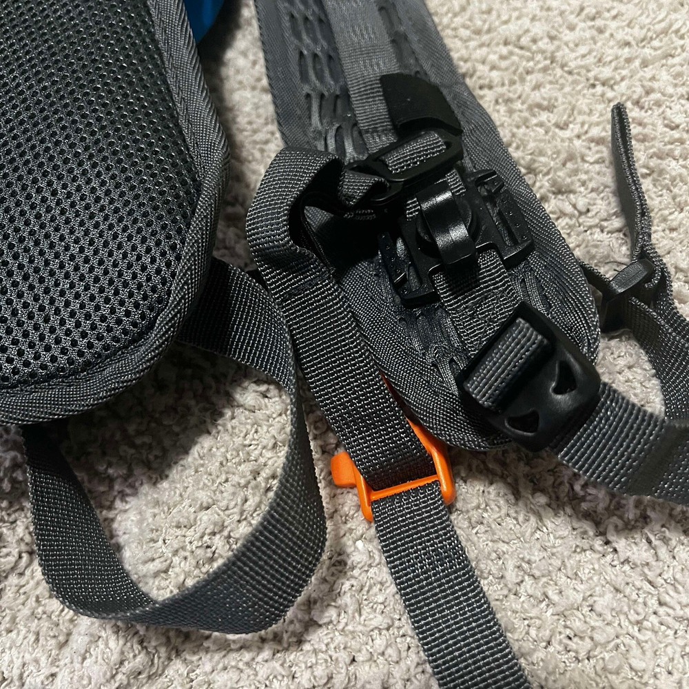Vibrelli Water Hydration Bag/Backpack 2.0L, W/Adjustable Straps & Cargo Net Blue