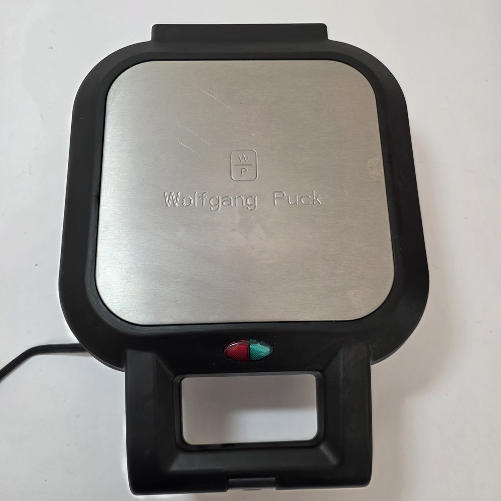 used Wolfgang Puck 4 Piece Deep Pie Maker Model CCPM0040