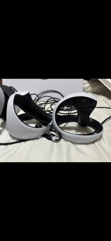 2x VR2 PlayStation headsets