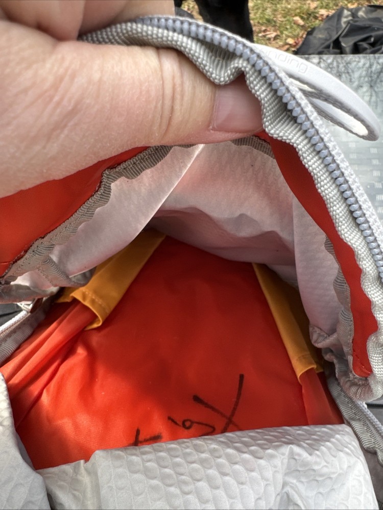 Osprey Verve 9 Hydration Backpack - Gray Orange. Good Condition