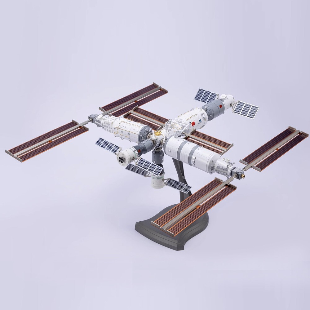 1: 90 China Aerospace Space Station Model Combination Alloy